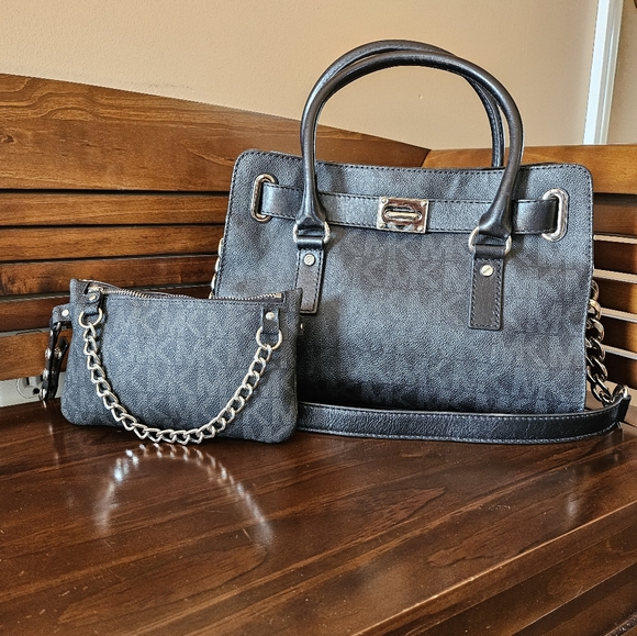 Michael Kors Signature Hamilton Satchel With Matching Fanny Pack! - Picture 14 of 14